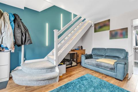 90 Chestnut Way, Honiton, EX14 2XF