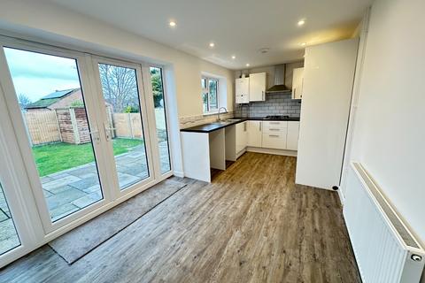 3 bedroom semi-detached house to rent, Brewers Hill Road, Dunstable, Bedfordshire, LU6 1AF