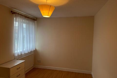 2 bedroom flat to rent, Ruskin Drive, Welling DA16