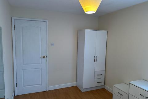 2 bedroom flat to rent, Ruskin Drive, Welling DA16