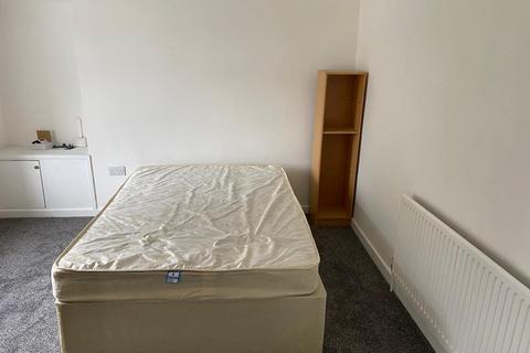 2 bedroom flat to rent, Duke Street, City Centre, Swansea