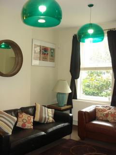 5 bedroom flat to rent, Hope Drive, Nottingham NG7