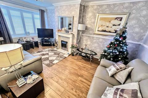 3 bedroom semi-detached house for sale, Middlebank Road, Ormesby, Middlesbrough, North Yorkshire, TS7 9ET