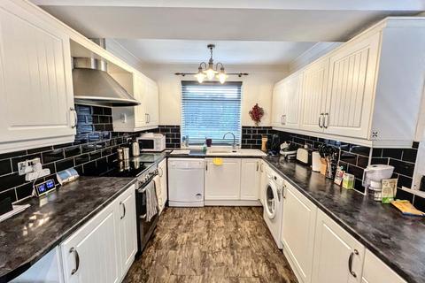 3 bedroom semi-detached house for sale, Middlebank Road, Ormesby, Middlesbrough, North Yorkshire, TS7 9ET