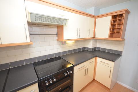 2 bedroom terraced house to rent, Marseilles Close, Northampton NN5