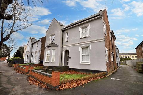 2 bedroom apartment to rent, Avenue Road, Leamington Spa