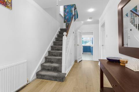 24 Bentcliffe Gardens, Leeds, LS17 6QS