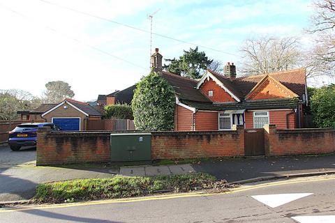 2 bedroom detached bungalow for sale, Garratts Lane, Banstead