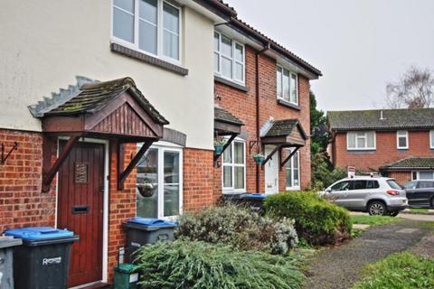 1 bedroom terraced house to rent, Jersey Close, Chertsey KT16