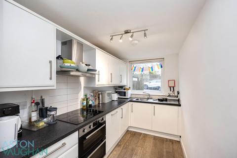 5 bedroom terraced house to rent, Bevendean Road, Brighton BN2