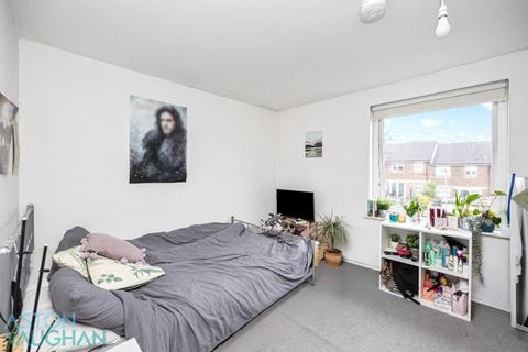 5 bedroom terraced house to rent, Bevendean Road, Brighton BN2