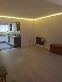 2 bedroom flat to rent, London BR2