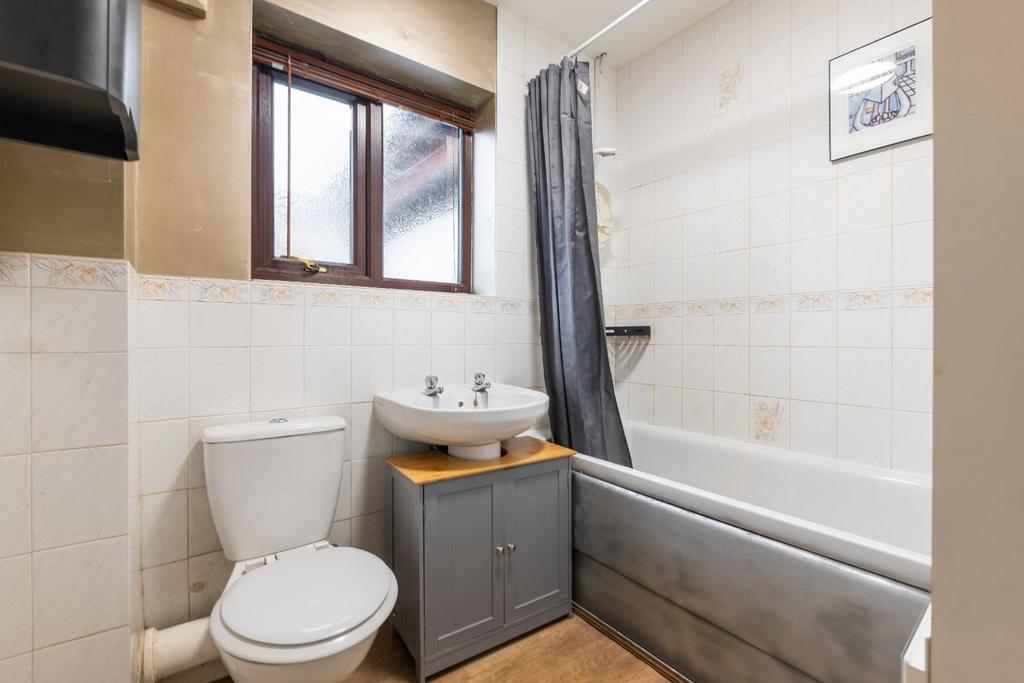 Bathroom-1.jpg