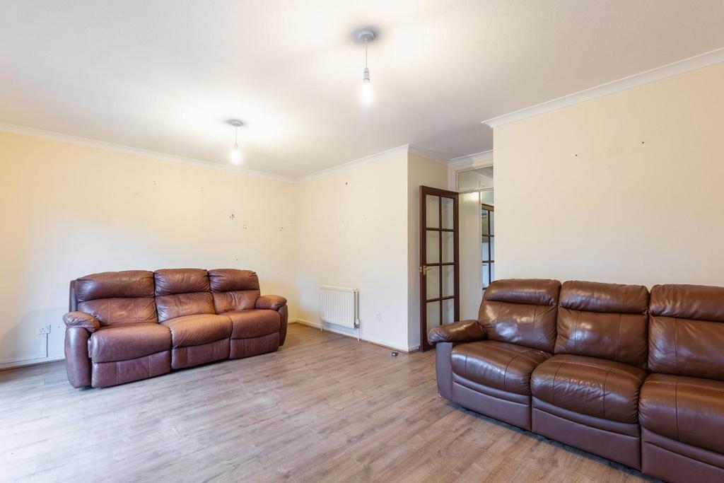 Living room-2.jpg