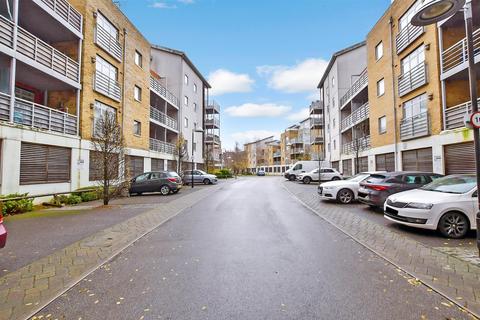 1 bedroom apartment for sale, Kingfisher Meadow, Maidstone, Kent