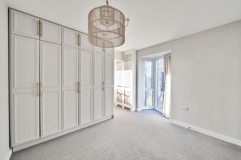 1 bedroom apartment for sale, Disraeli House, 3 Breakspear Gardens, London, SW19