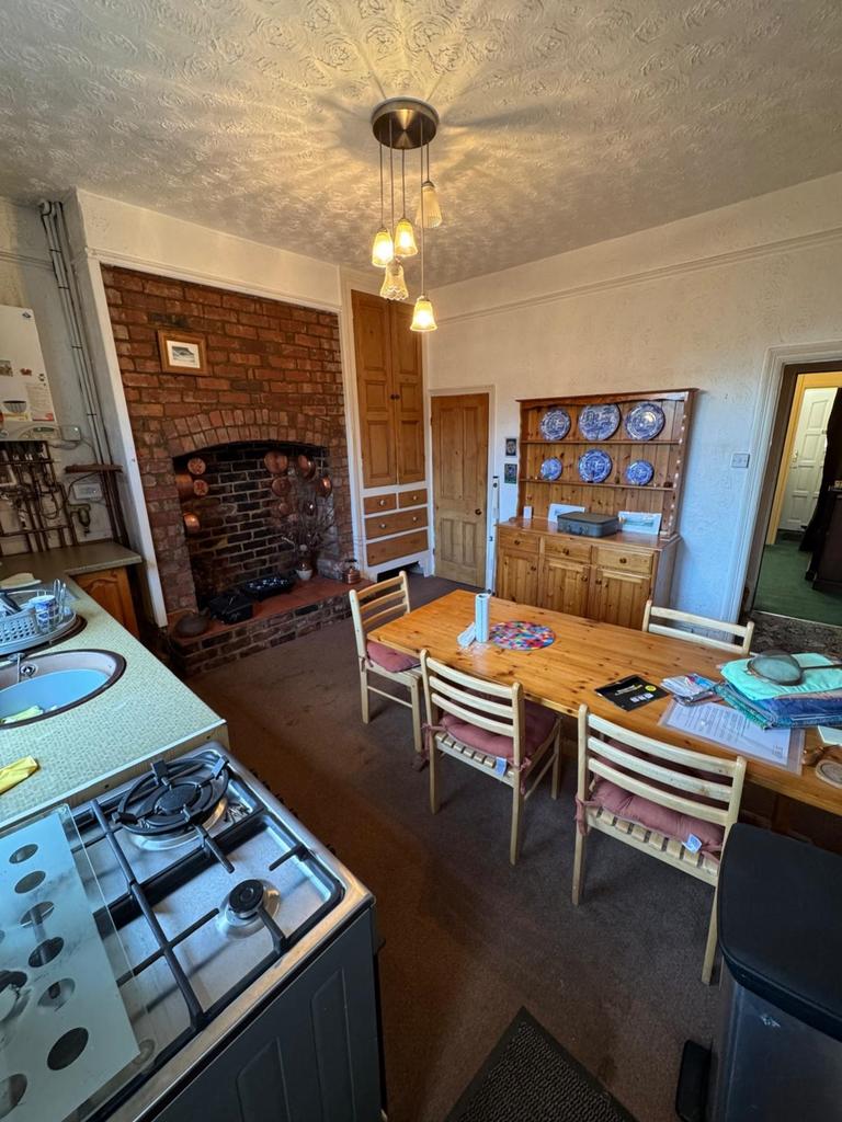 Kitchen 1
