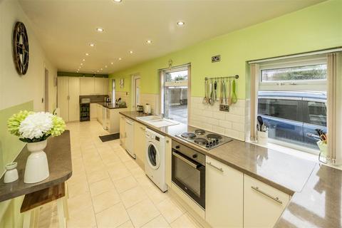 4 bedroom detached house for sale, Newlands Crescent, Halifax HX3