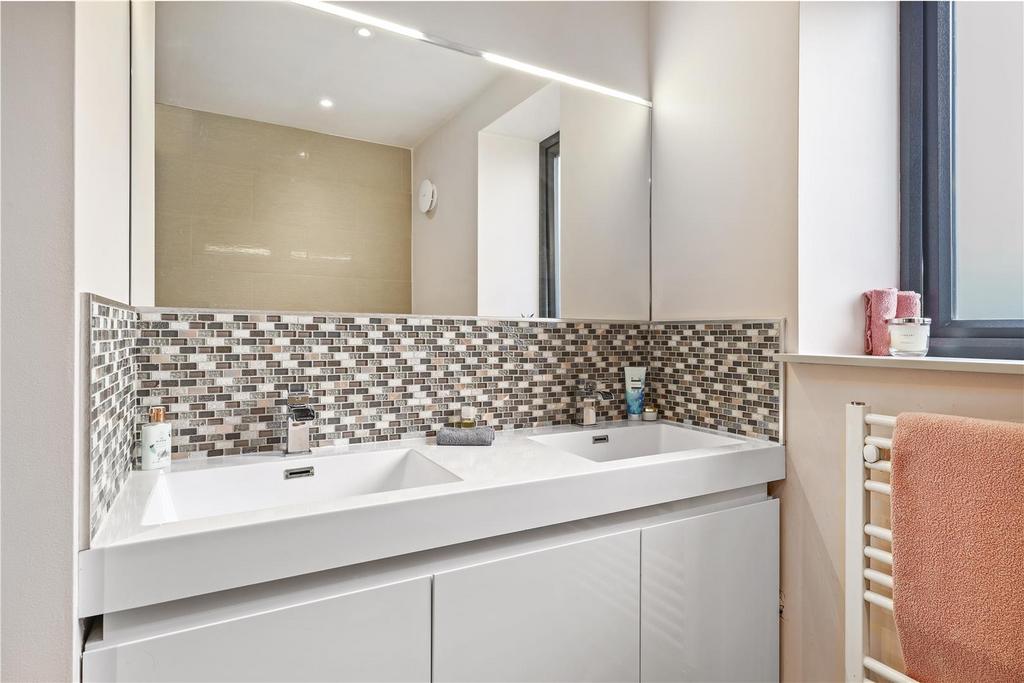 Bathroom.2.jpg
