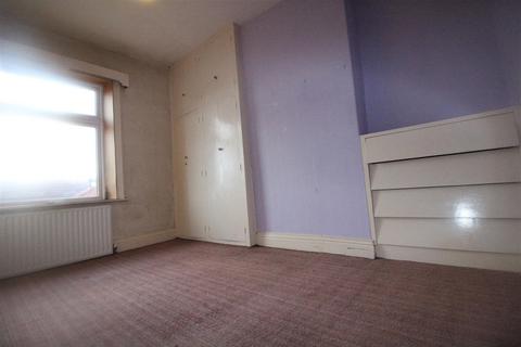 2 bedroom terraced house for sale, Huddersfield Road, Wyke, Bradford