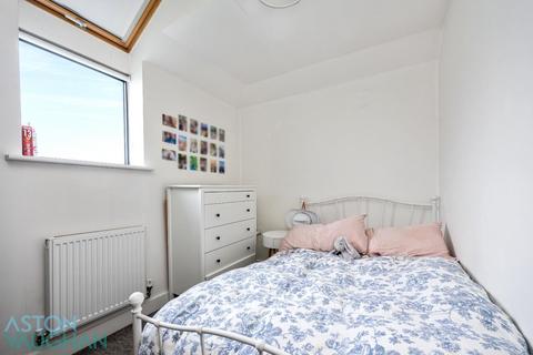 3 bedroom end of terrace house to rent, Woodbourne Avenue, Brighton BN1