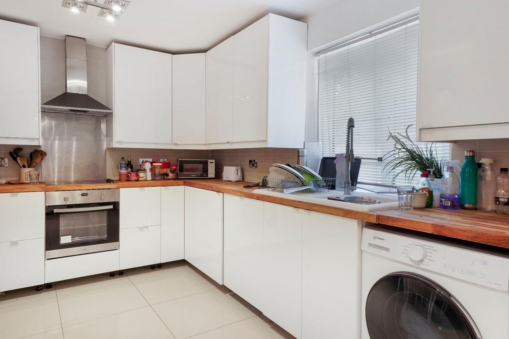 Apartment in London - View 2