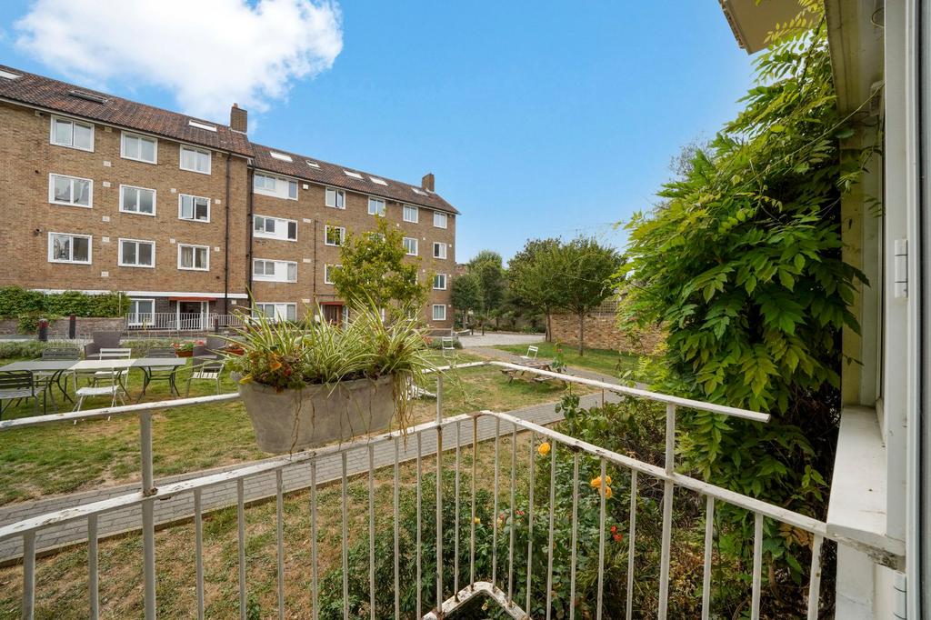Apartment in London - View 3