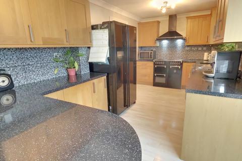 3 bedroom end of terrace house for sale, Rockram Gardens, Dibden