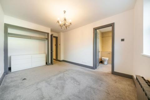 2 bedroom flat to rent, Osborne Road, Windsor, SL4