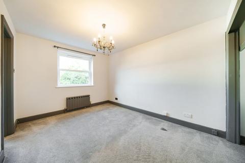 2 bedroom flat to rent, Osborne Road, Windsor, SL4