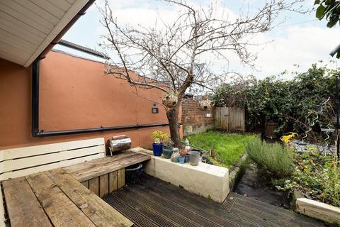 2 bedroom terraced house for sale, Whitehall Road, Whitehall