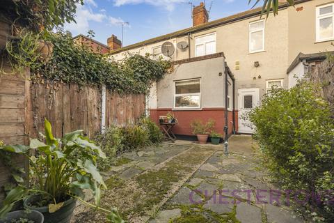 3 bedroom terraced house to rent, Gresham Road, London