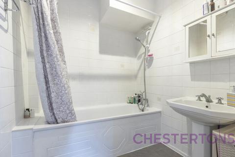 3 bedroom terraced house to rent, Gresham Road, London