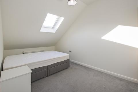 4 bedroom end of terrace house to rent, Potter Close London SE2