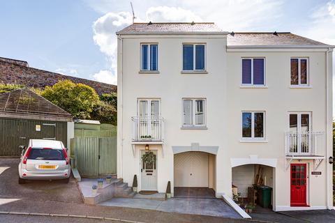 3 bedroom semi-detached house for sale, 17 La Retraite, St Helier