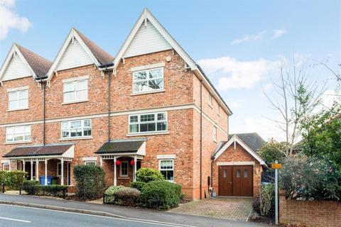 4 bedroom townhouse to rent, Fernbank Road, Ascot