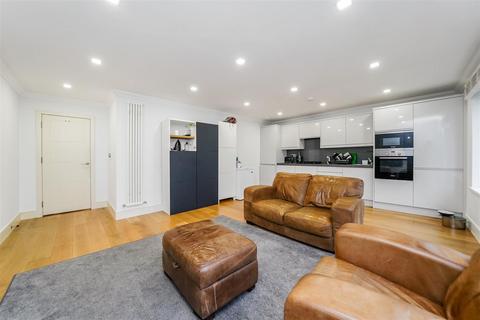 2 bedroom apartment to rent, Finsbury Road, London N22