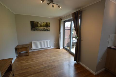 3 bedroom house to rent, Barleywood Drive, Manchester M11