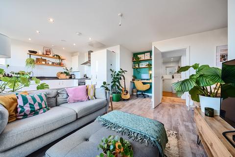 2 bedroom apartment for sale, Bramah Court, 2 Breakspear Gardens, London, SW19