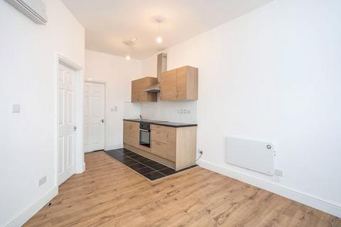 2 bedroom flat to rent, St. Johns Road, Hertfordshire WD17