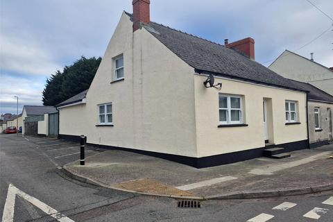 4 bedroom end of terrace house for sale, Military Road, Pennar, Pembroke Dock, Pembrokeshire, SA72