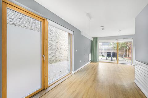 21 Royal Way, Trumpington, Cambridge, CB2 9AW