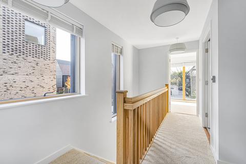21 Royal Way, Trumpington, Cambridge, CB2 9AW