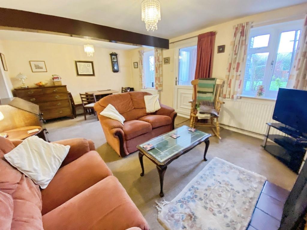 Pbox-living room-340782.jpeg