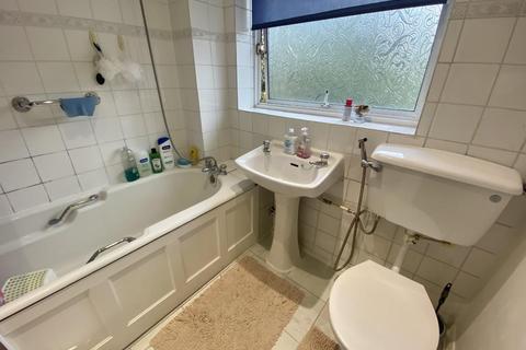 2 bedroom maisonette to rent, Compton Road, Hayes, UB3 2AZ