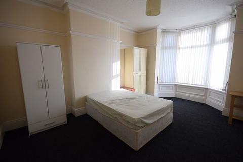 2 bedroom flat to rent, Reading Road, South Shields