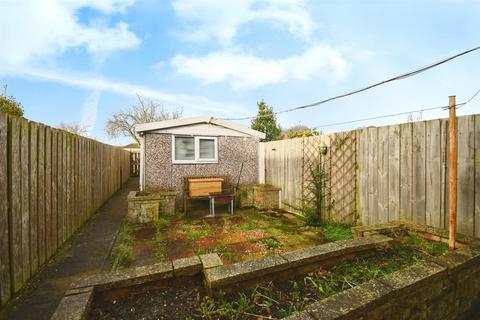 2 bedroom terraced house for sale, Manor Road, Hull