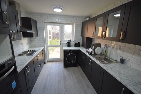 5 bedroom house share to rent, Regent Gardens, Ilford