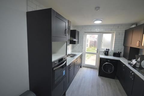 5 bedroom house share to rent, Regent Gardens, Ilford