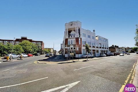 3 bedroom flat for sale, Southchurch Road, Southend On Sea